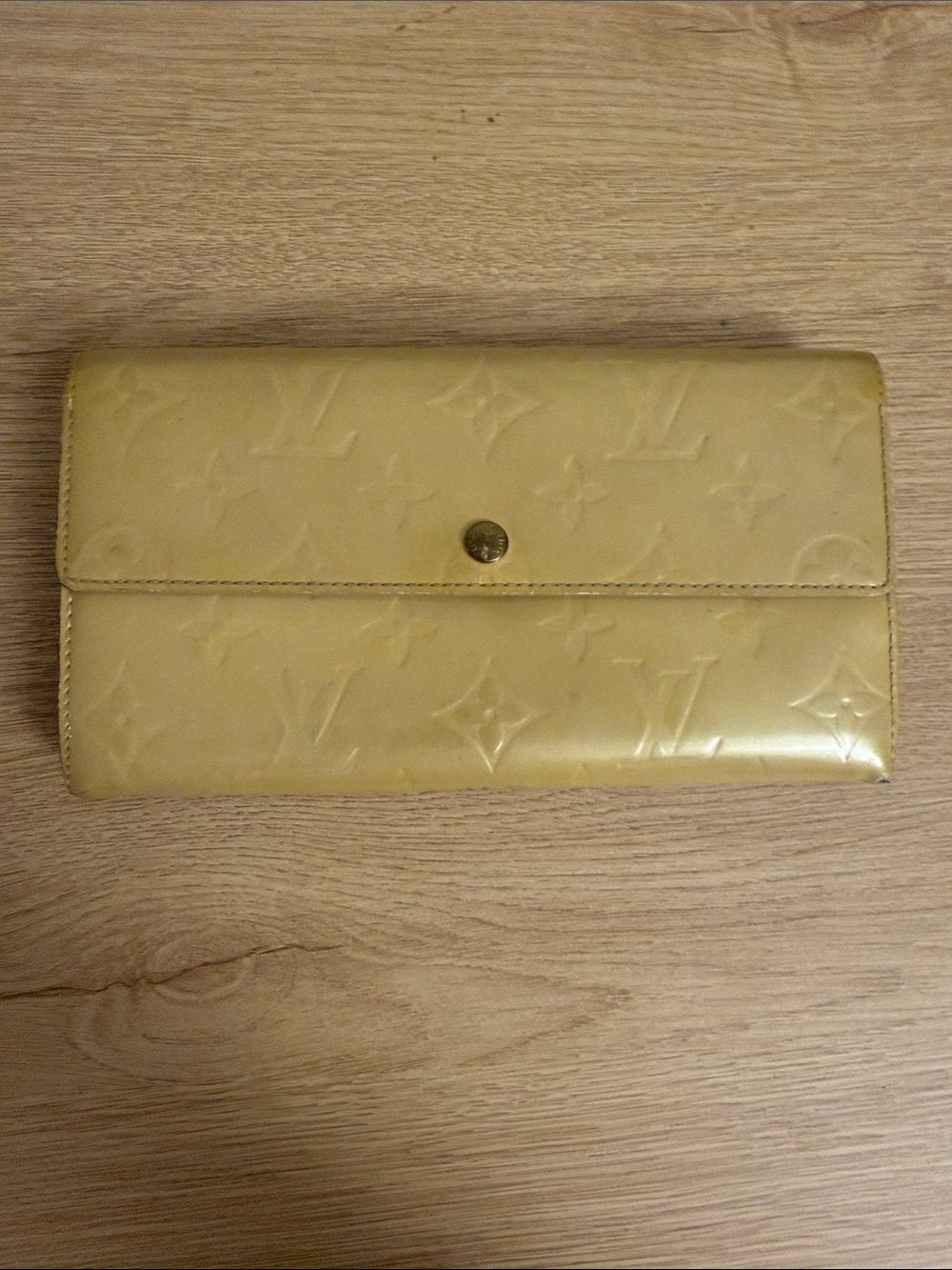 Louis Vuitton Sarah Wallet Noisette Monogram Vernis